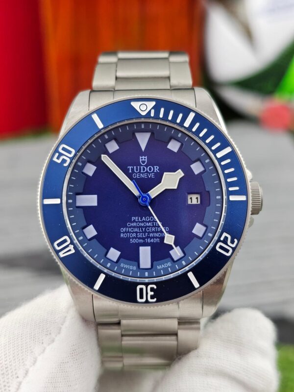 Tudor Geneve Blue 41mm Dial Watch with Date Men's Watch A087347