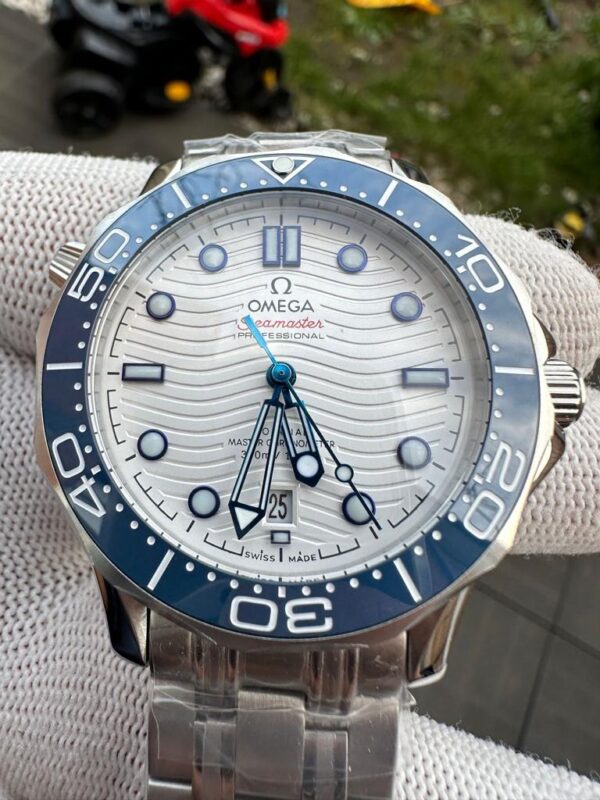 Omega Seamaster Diver 300M Co-Axial Master Chronometer 42MM Men's Watch OMG-8177630