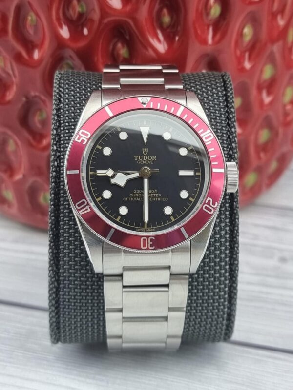 Tudor Black 40mm Dial Automatic Watch without Date A984700